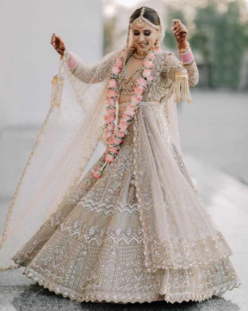 lehenga poses