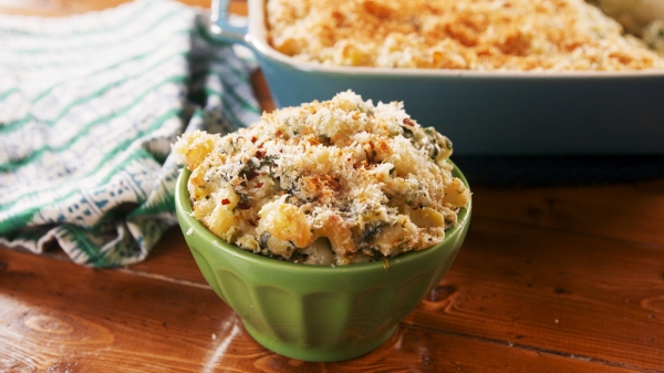 Spinach Artichoke Macaroni and Cheese