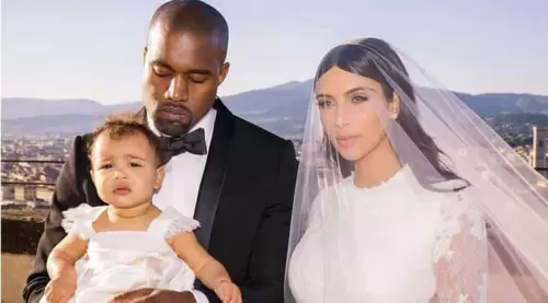 How Kim Kardashian Broke The News Of Her And Kanye's Divorce To Daughter North West, 7