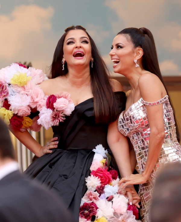 aishwarya-and-eva-at-cannes